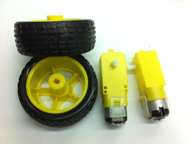 DC gear Motor with wheels 200 rpm FixMaster Electronics Service Center