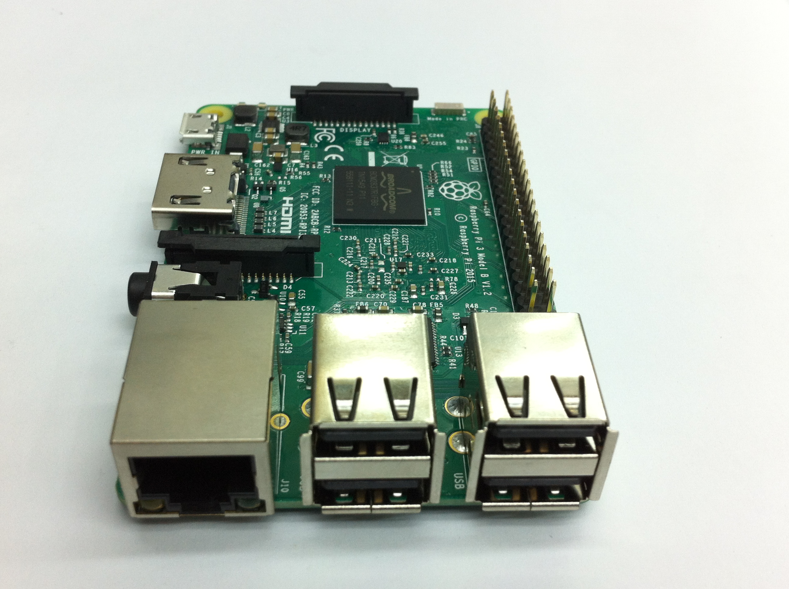  Raspberry Pi 3 Model B Board : Electronics